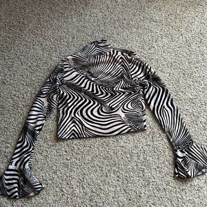 Nasty Gal Black and Cream Swirl Design